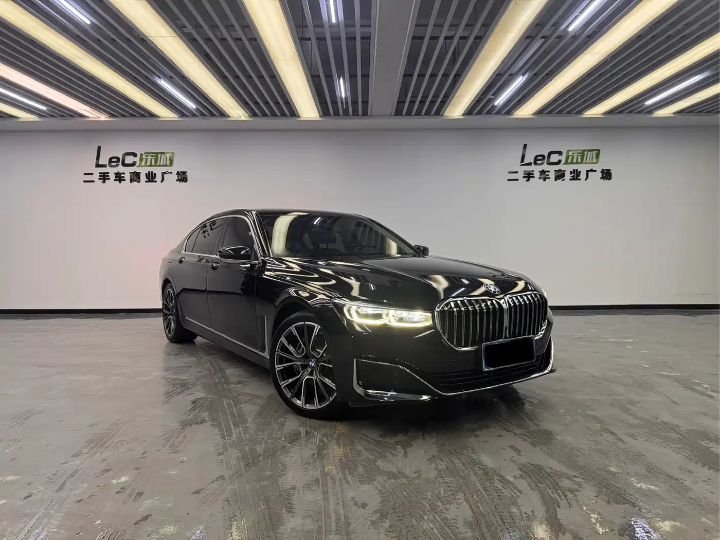 BMW 7 Series 2021 Model 740Li Leading Luxury Package фото 3