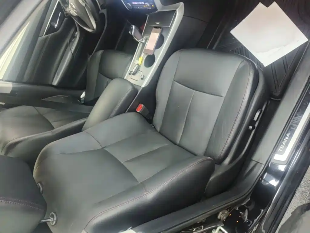 Фото 25 - Nissan Teana