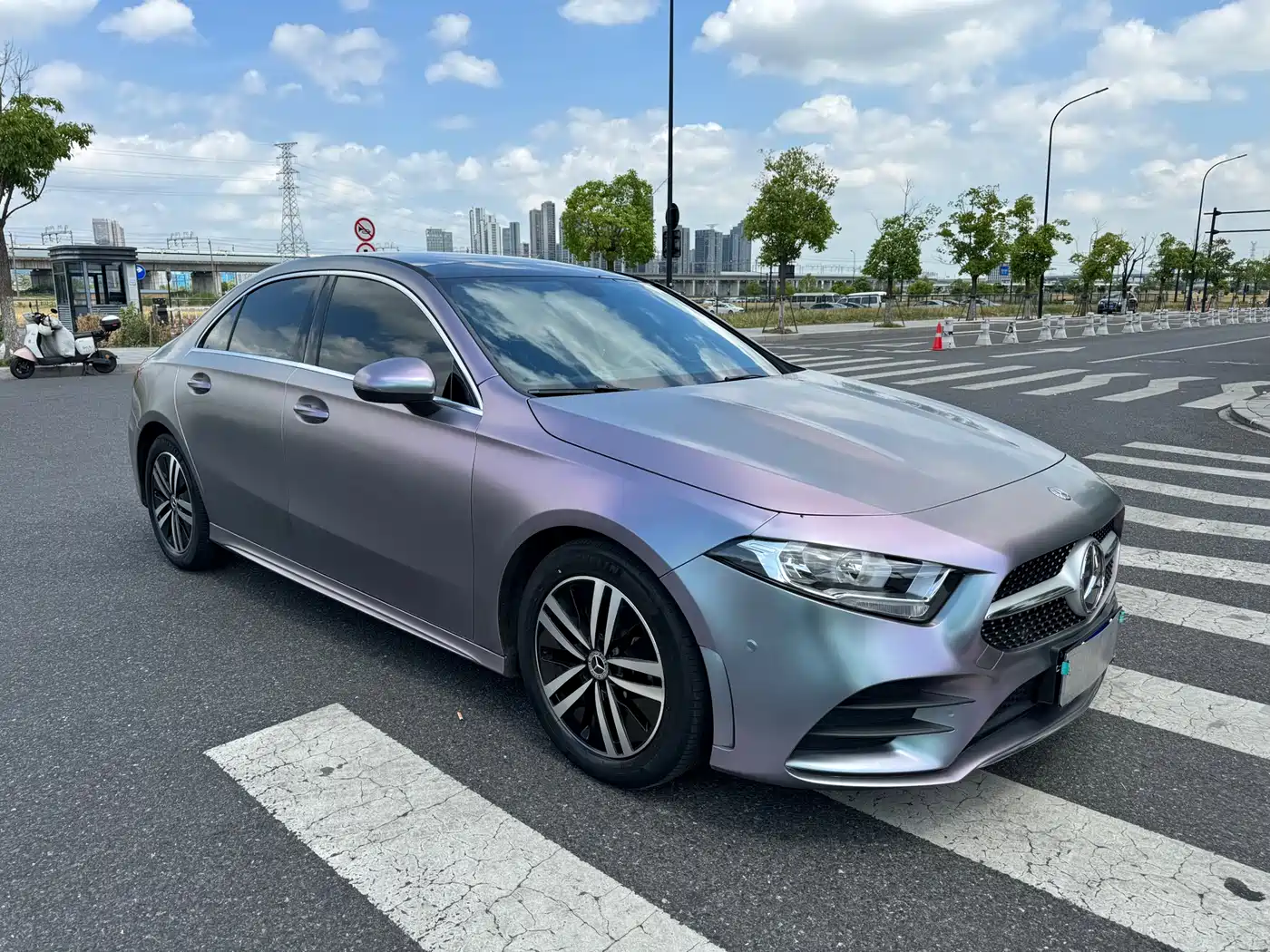 Mercedes-Benz A-Class 2019 A 180 L Sport Sedan фото 2