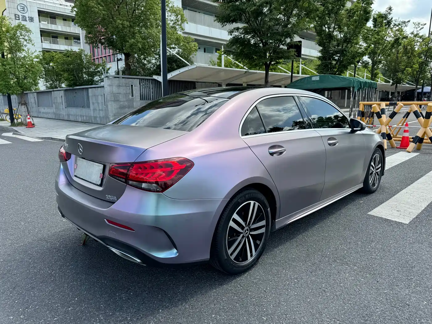 Mercedes-Benz A-Class 2019 A 180 L Sport Sedan фото 7
