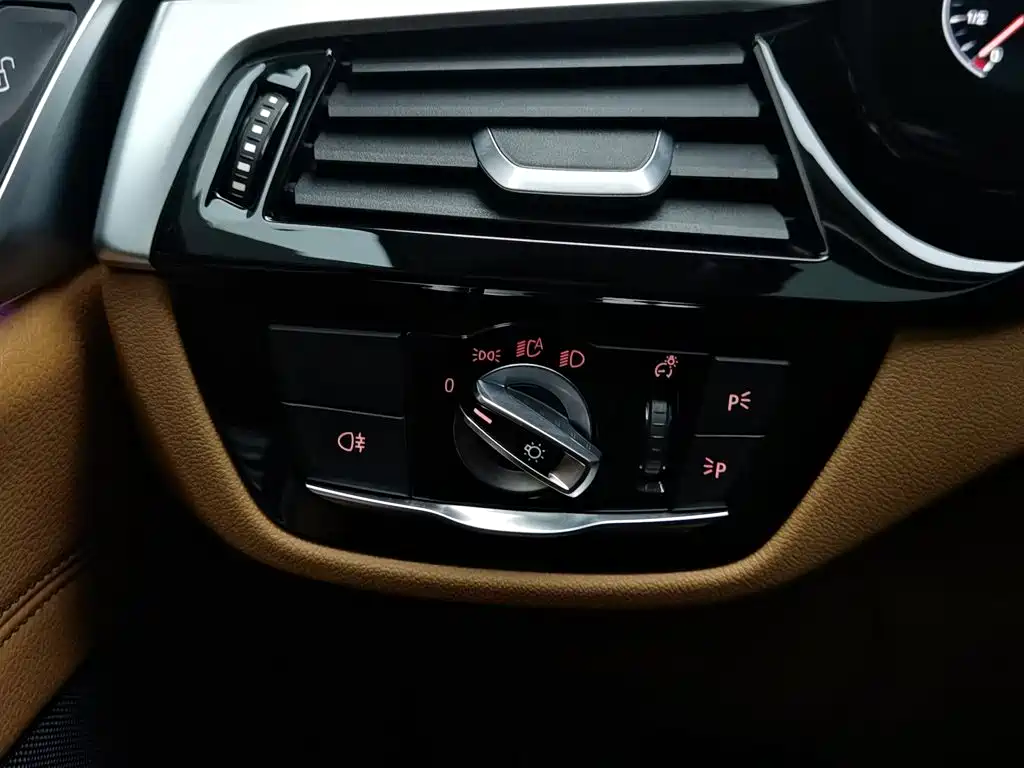 Photo 21 - BMW 6 Series GT