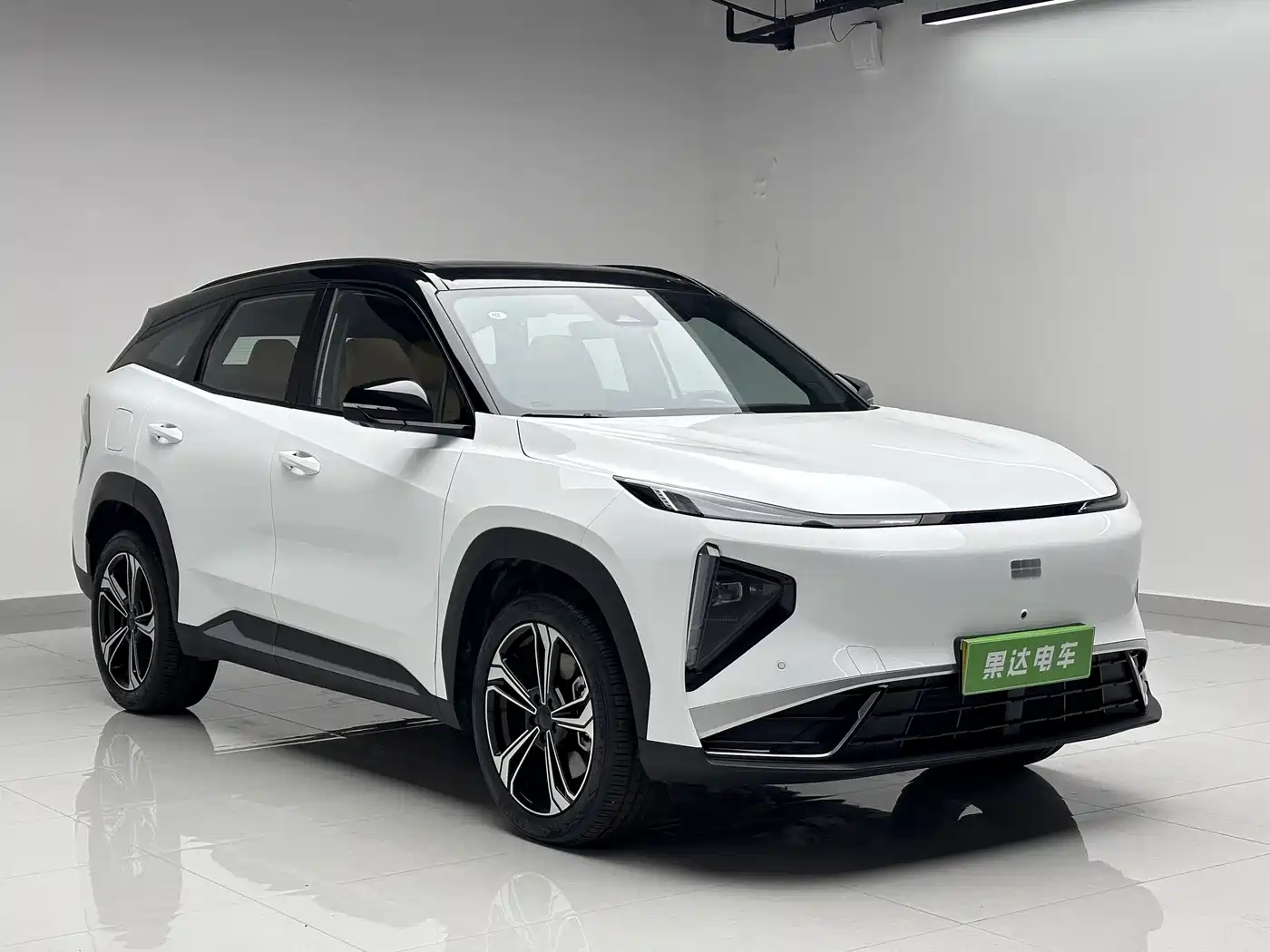 Geely Galaxy Galaxy L7 2025 EM-i 115km Explorer+ Edition фото 5