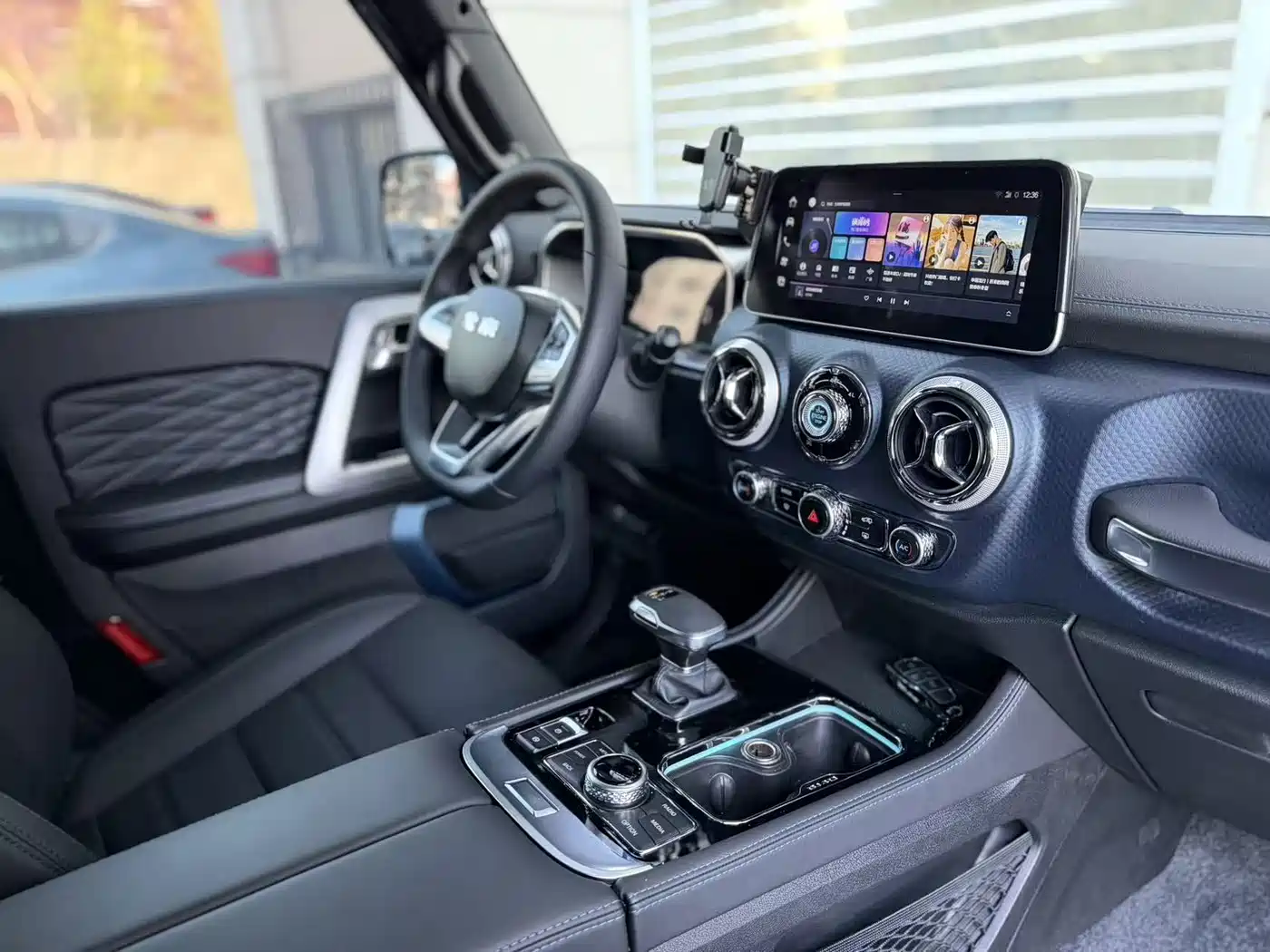 BAIC ORV Beijing Offroad BJ40 2024 2.0T Urban Hunter Glory Edition фото 7