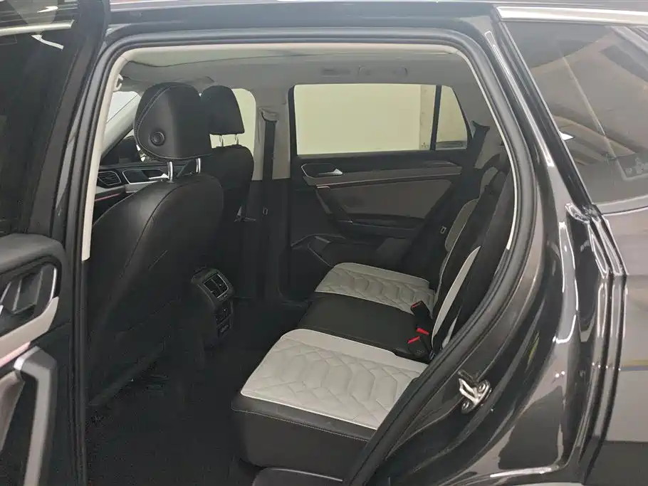 Volkswagen Tayron 2024 330TSI 2WD Luxury Plus Advanced фото 11
