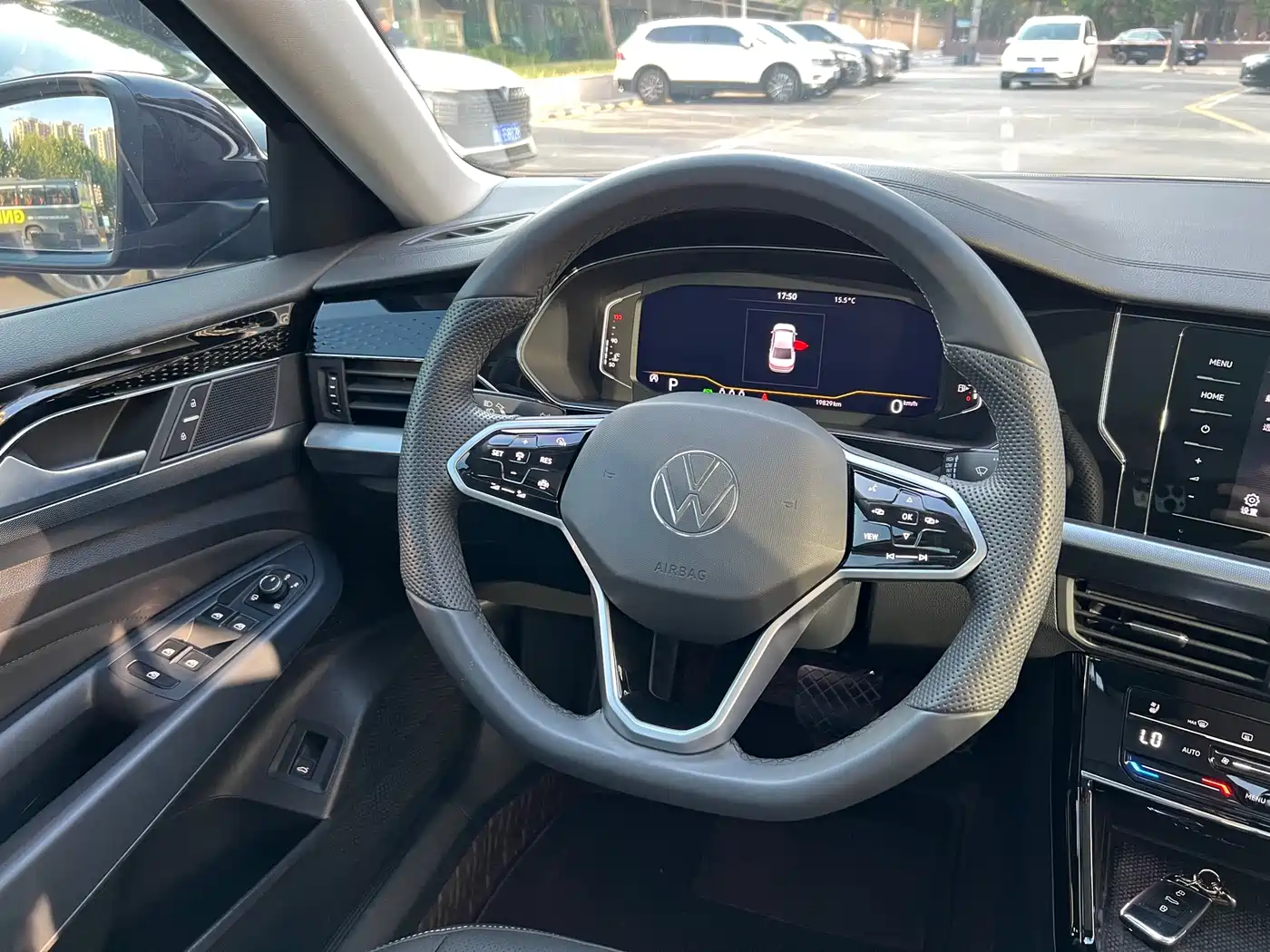 Volkswagen Passat 2024 380TSI Dragon Soaring Edition фото 17