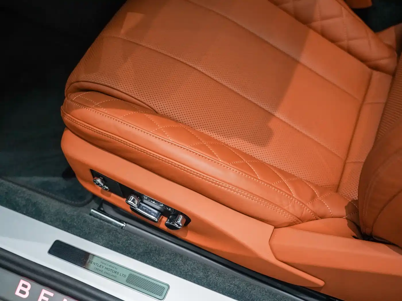 Bentley Continental 2022 6.0T GT W12 Mulliner Convertible фото 8