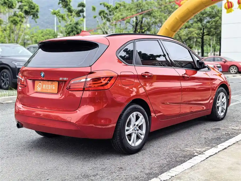 BMW 2 Series Touring 2016 218i Leading фото 7