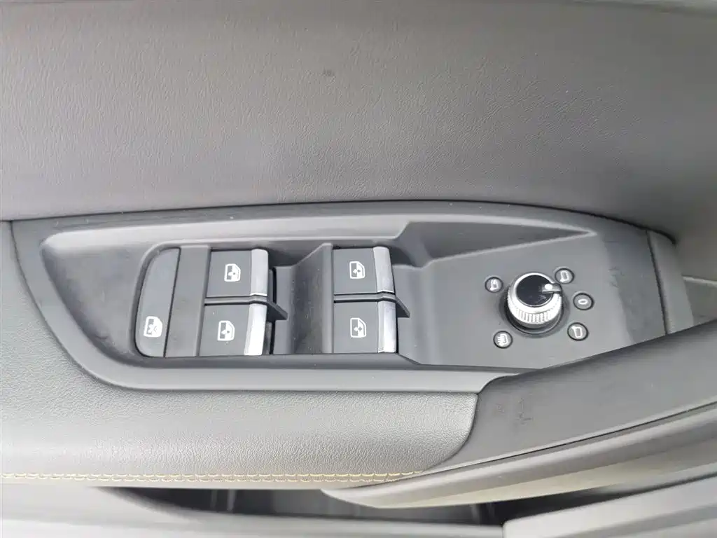 Audi Q5L 2020 45 TFSI Exclusive Fashion фото 9