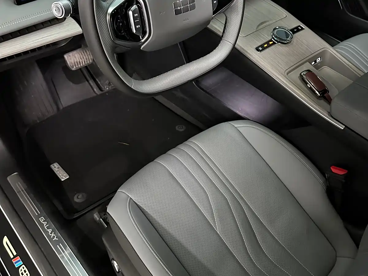 GEELY GALAXY GALAXY E8