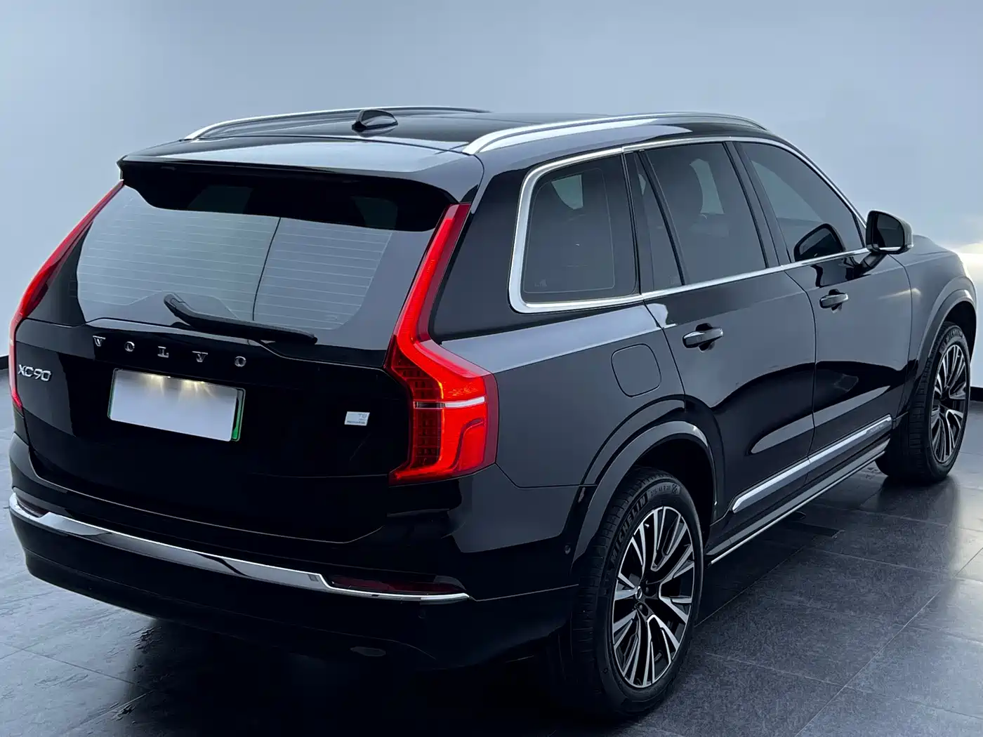 Volvo XC90 Plug-in Hybrid 2024 2024 T8 Premium Luxury 7-Seater