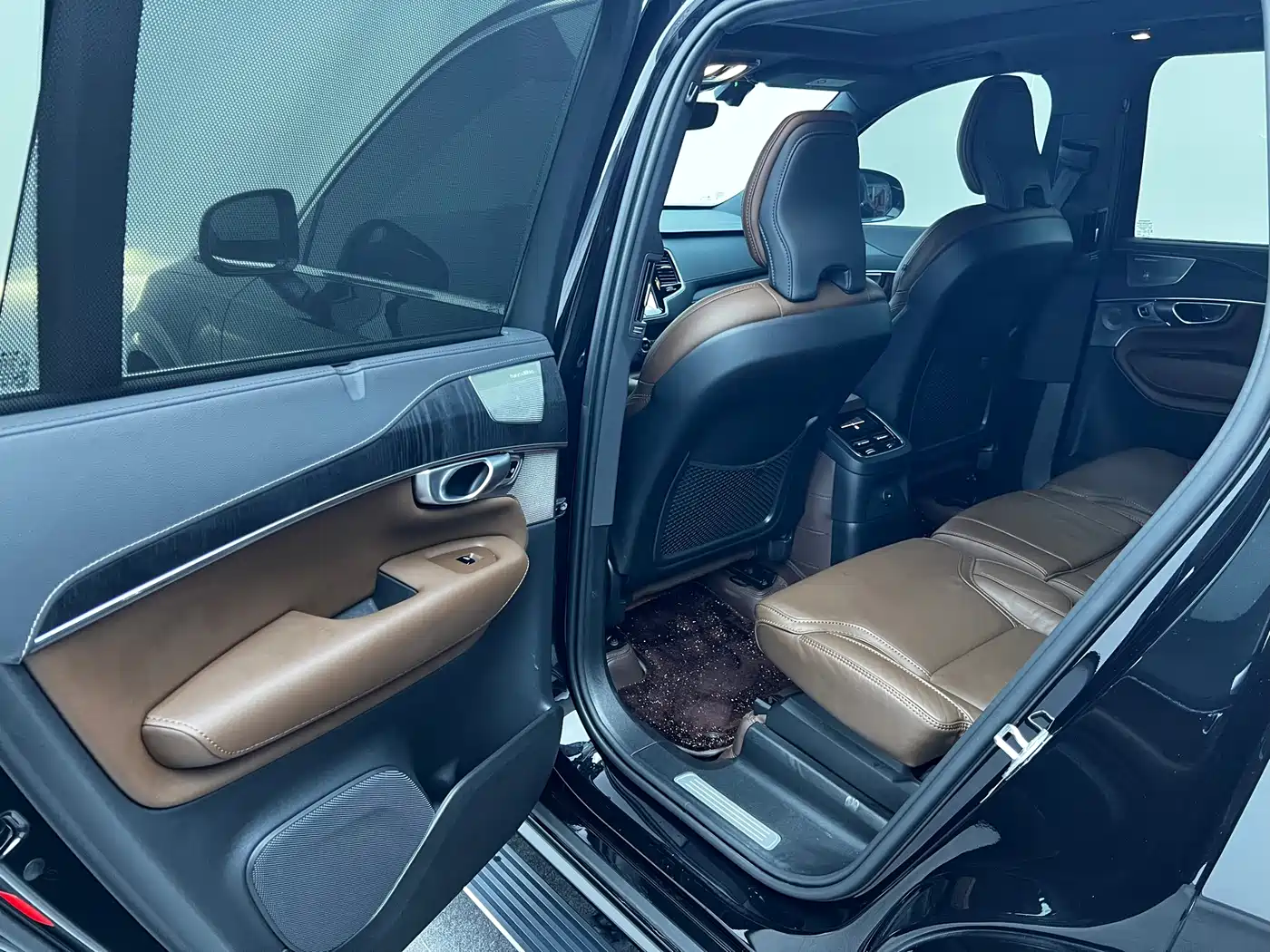 Volvo XC90 Plug-in Hybrid 2024 2024 T8 Premium Luxury 7-Seater