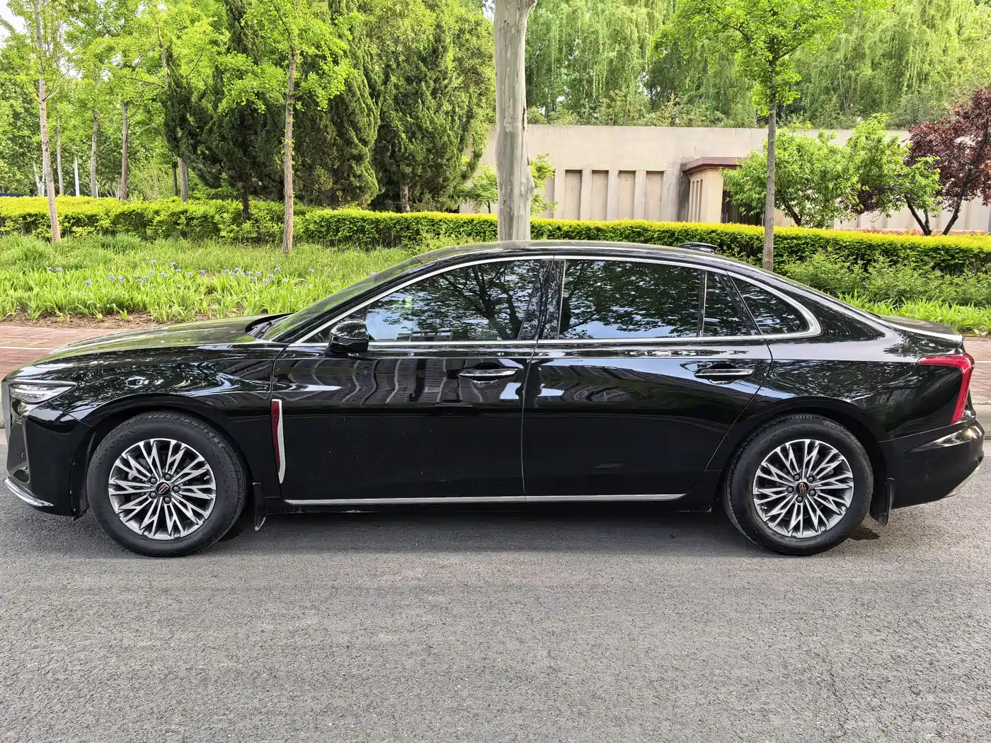 Hongqi H5 2023 2.0T Auto Smart Connect Flag Enjoy фото 4