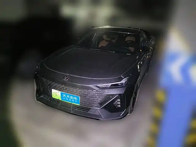 Changan UNI-V iDD 2023 Smart Electric iDD 1.5T 113km Smart Fun Type (Rapid Edition) — фото 1