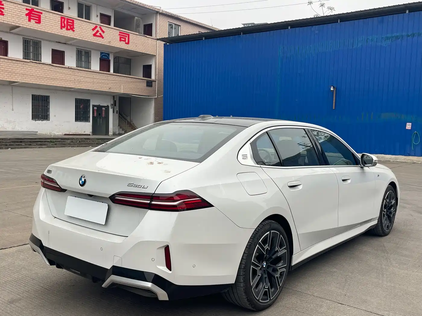 BMW 5-SERIES