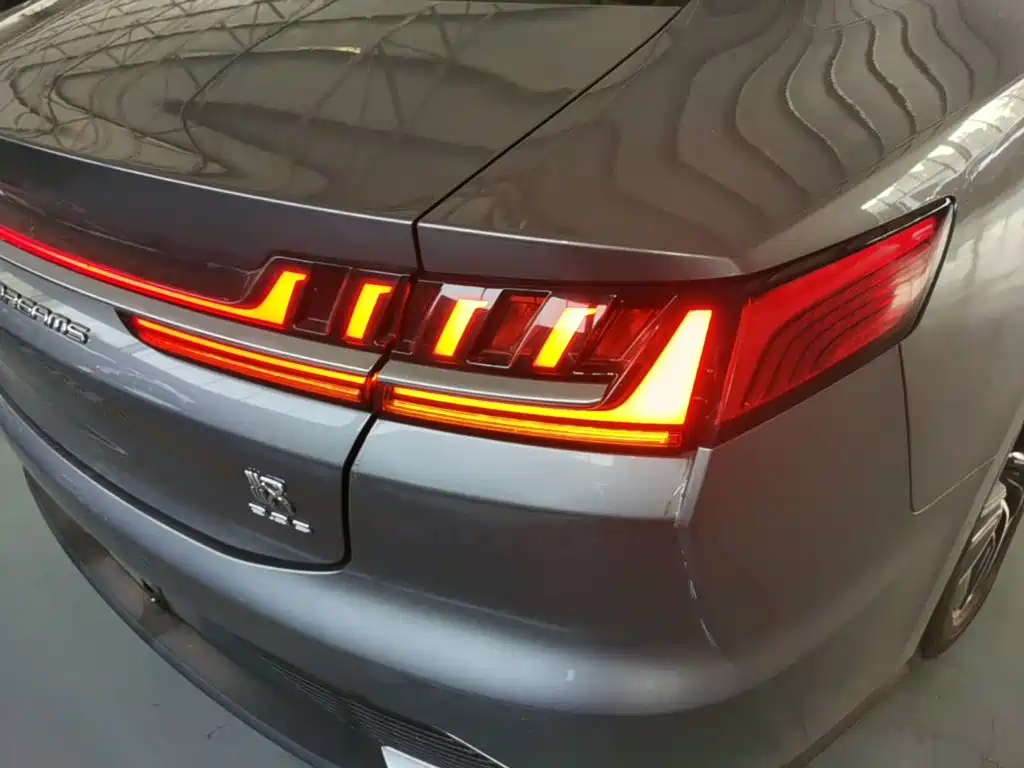 Фото 8 - BYD Han