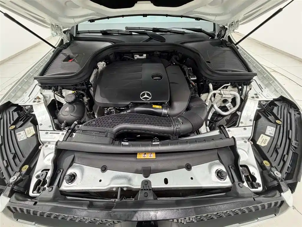 Mercedes-Benz GLC Coupe 2021 GLC 260 4MATIC Coupe SUV фото 18