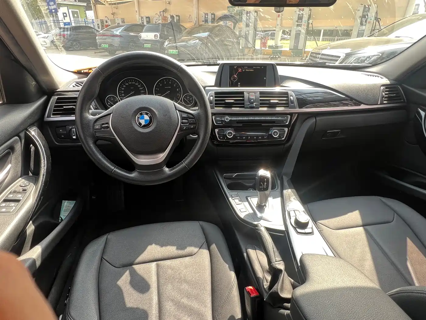 BMW 3 Series 2016 316i Fashion фото 12