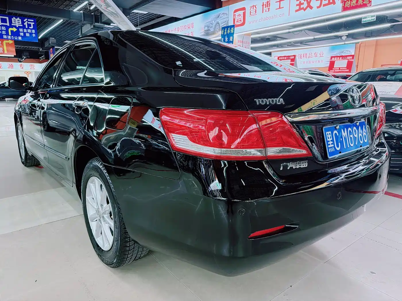 Toyota Camry 2011 240G Luxury Anniversary Edition фото 6