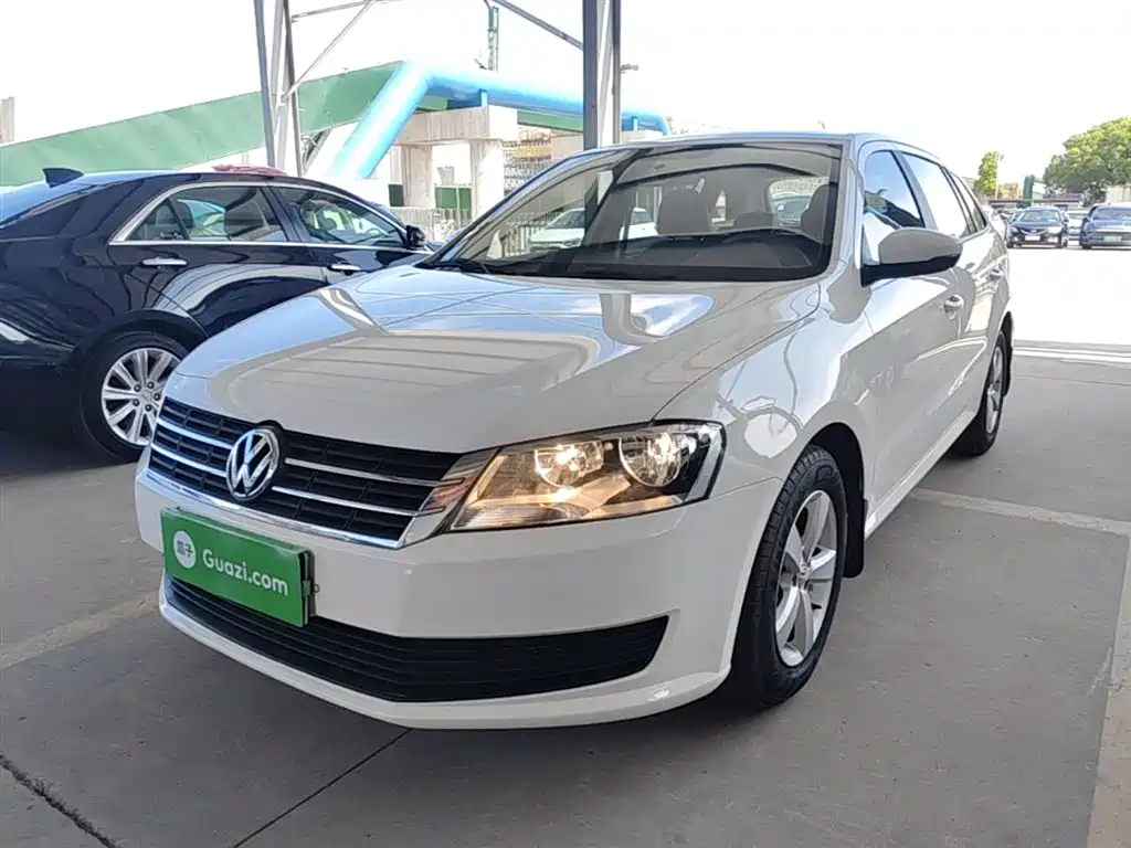 Volkswagen Lavida Tour 2013 1.6L Automatic Trend Style фото 2