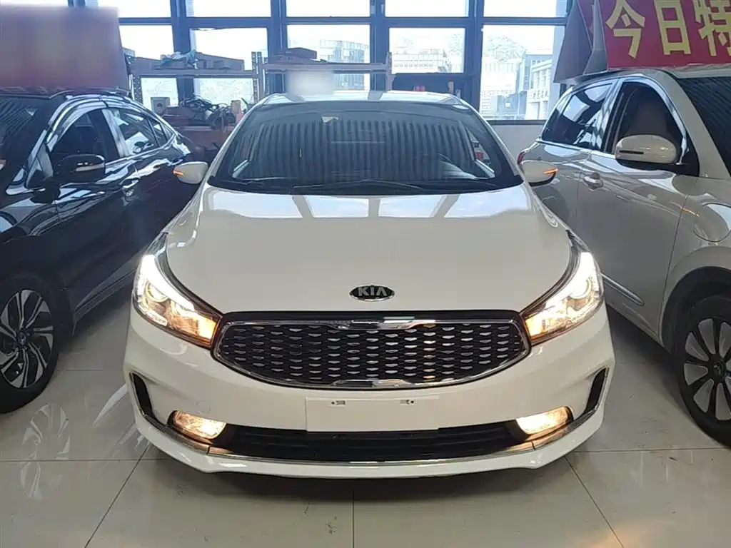 Kia K3 2017 1.6L Automatic 15th Anniversary Special GLS фото 3