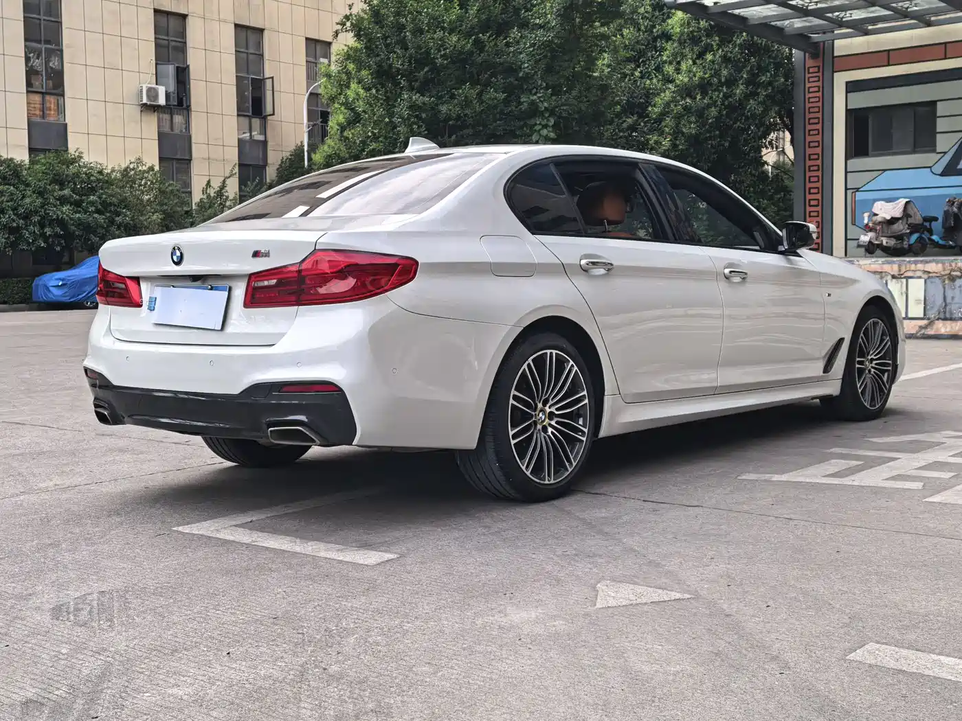 BMW 5 Series 2018 530Li Premium M Sport Package фото 16