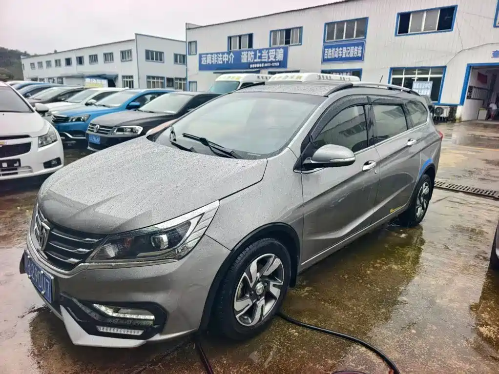 Baojun 310W 2018 2017 1.5L Manual Luxury China V