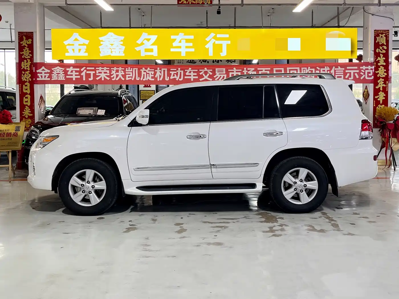 Lexus LX 2012 Model 570 фото 4