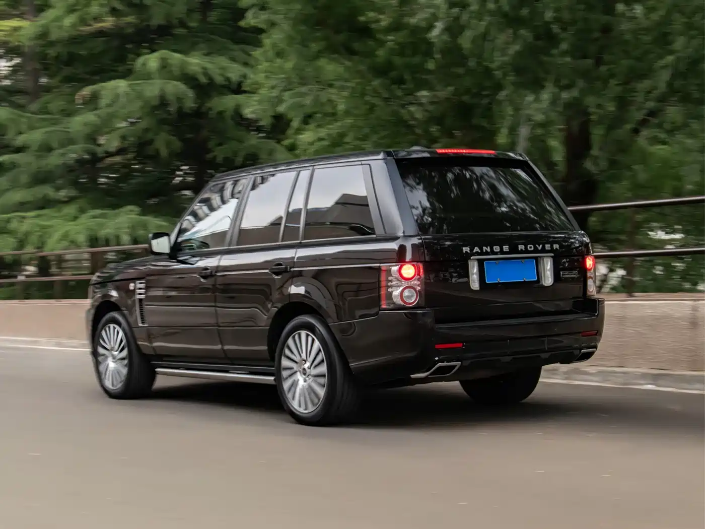 Land Rover Range Rover 2012 5.0 SC V8 Ultimate Genesis Collector's Edition фото 20