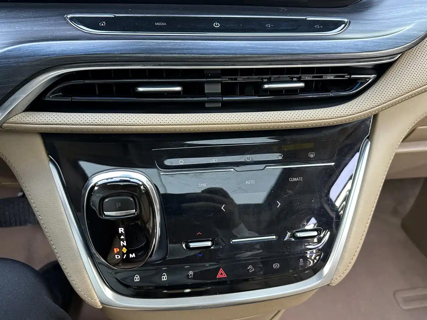 Buick GL8 2020 Model ES Landglory 653T Premium фото 11