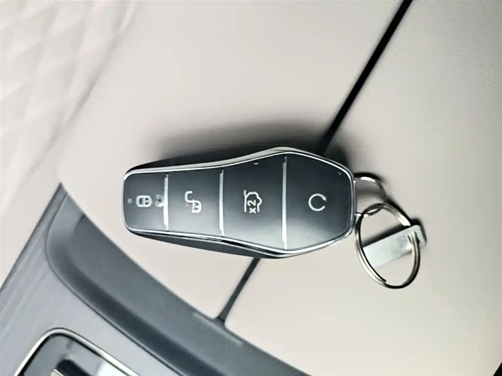 BYD Han 2025 DM-i Smart Driving Edition 125KM Comfort фото 9