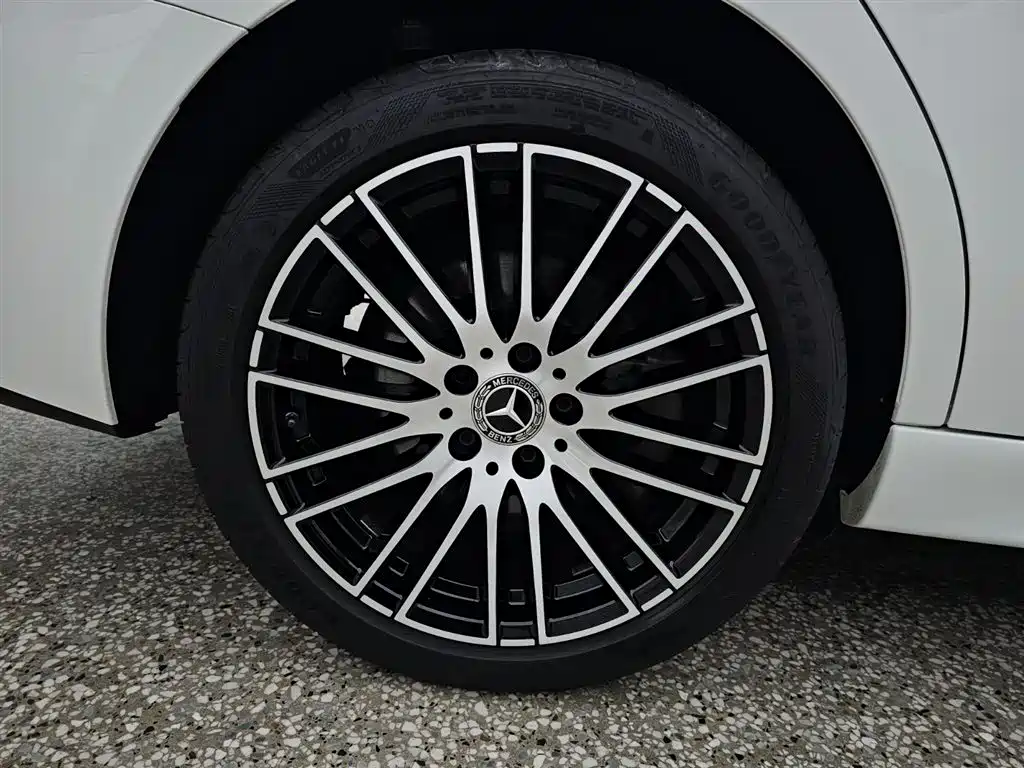 Mercedes-Benz C-Class 2023 C 200 L Sport фото 14