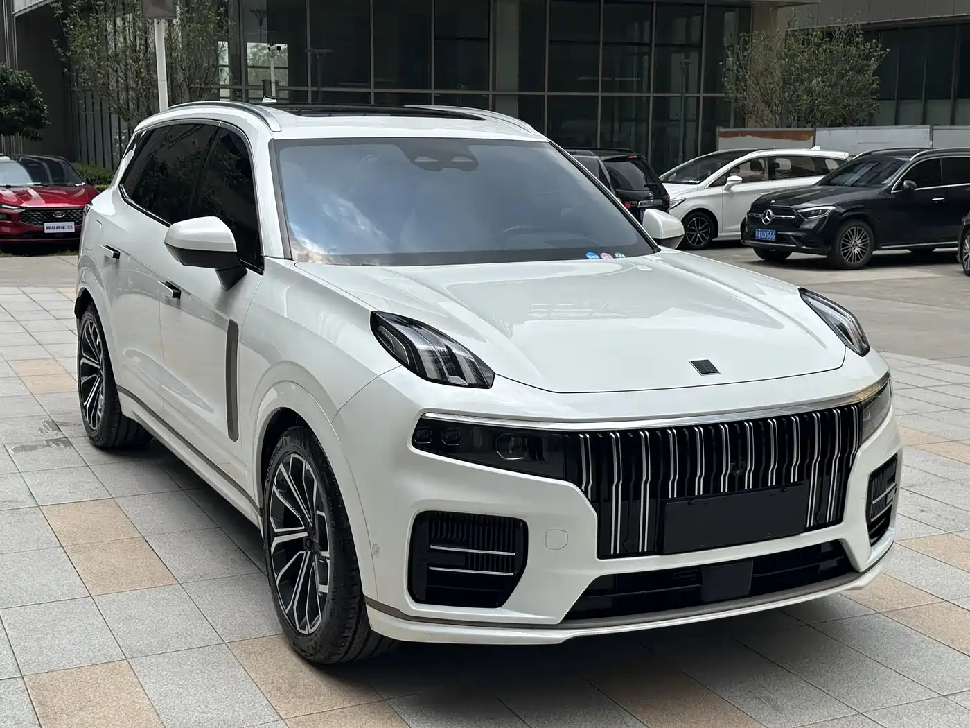 Lynk & Co 09 EM-P 2021 2.0T PHEV Ultra 6-seater фото 5
