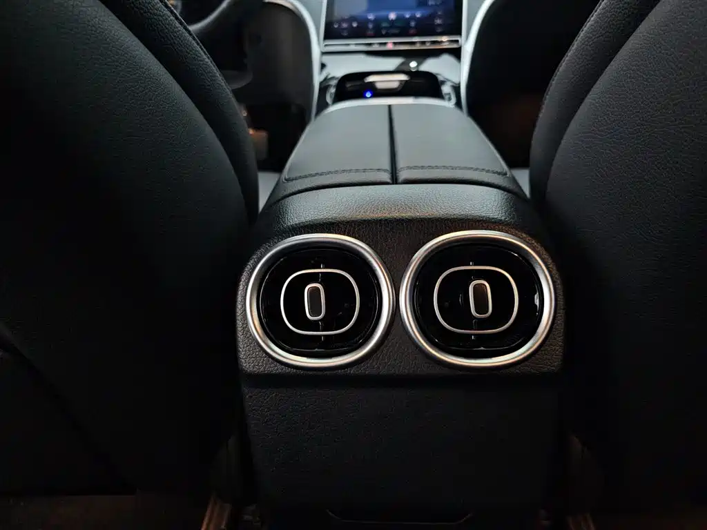 Mercedes-Benz C-Class 2023 C 200 L Sport фото 12