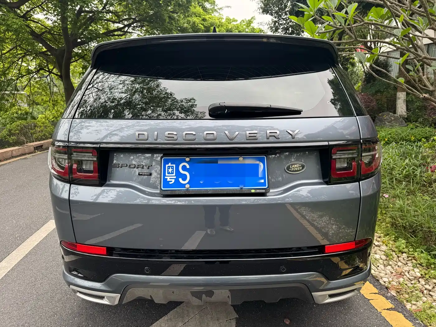 Land Rover Discovery Sport 2023 249PS R-Dynamic S Performance Version фото 5