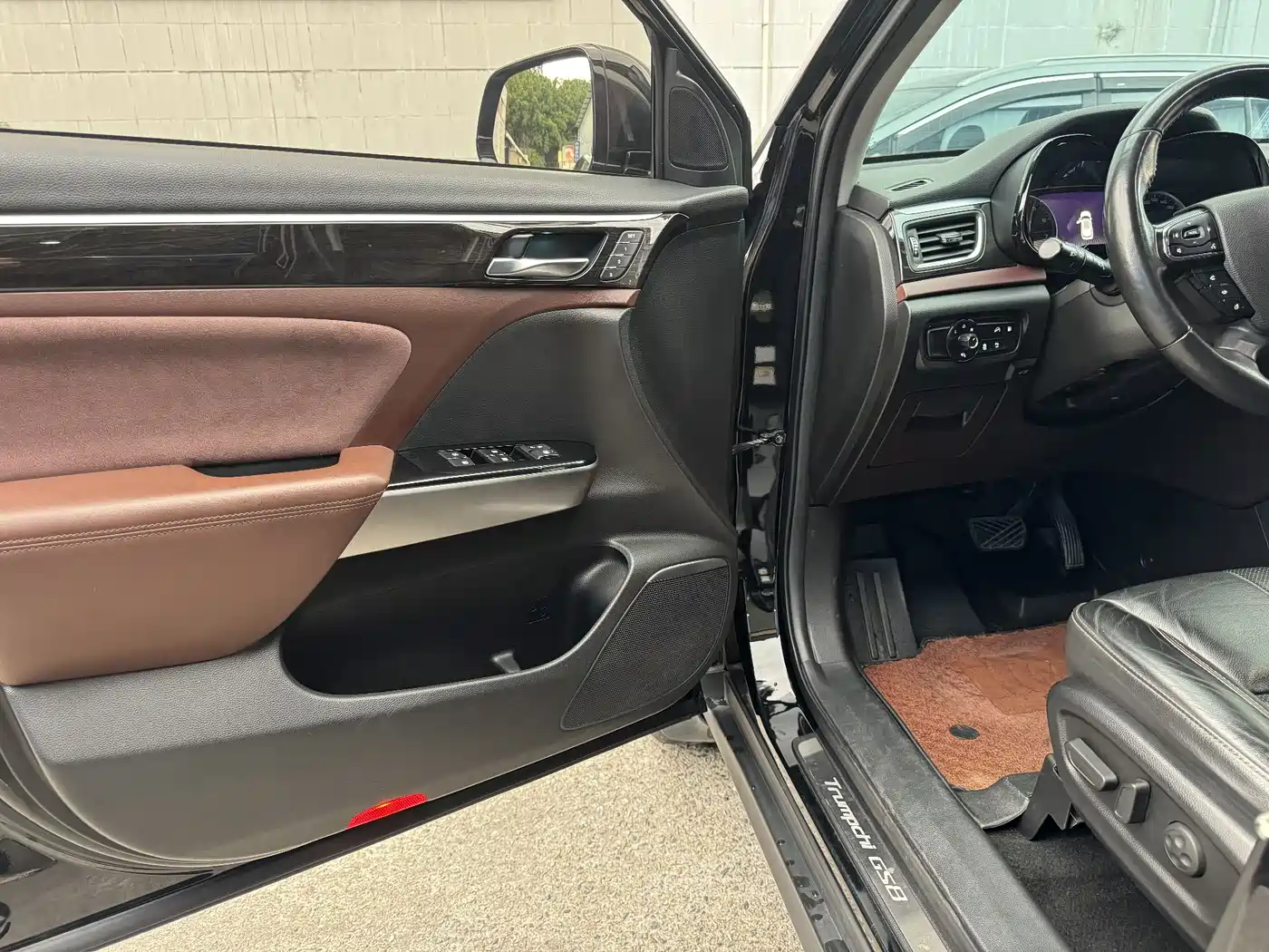 GAC Trumpchi Trumpchi GS8 2017 320T 2WD Luxury Smart Connect (7-seater) фото 4