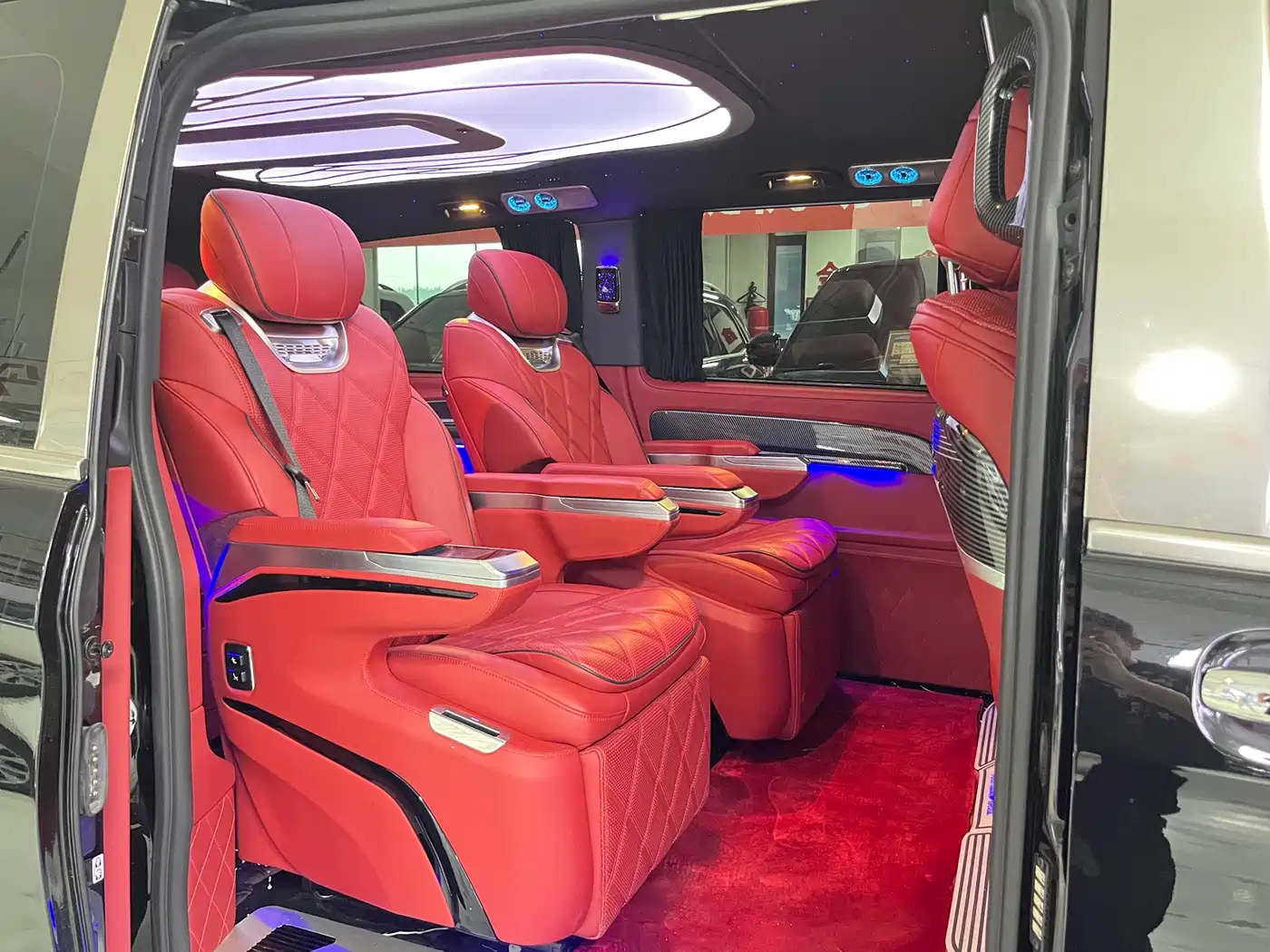 Mercedes-Benz Vito 2024 2.0T Elite Edition 7-Seater фото 11