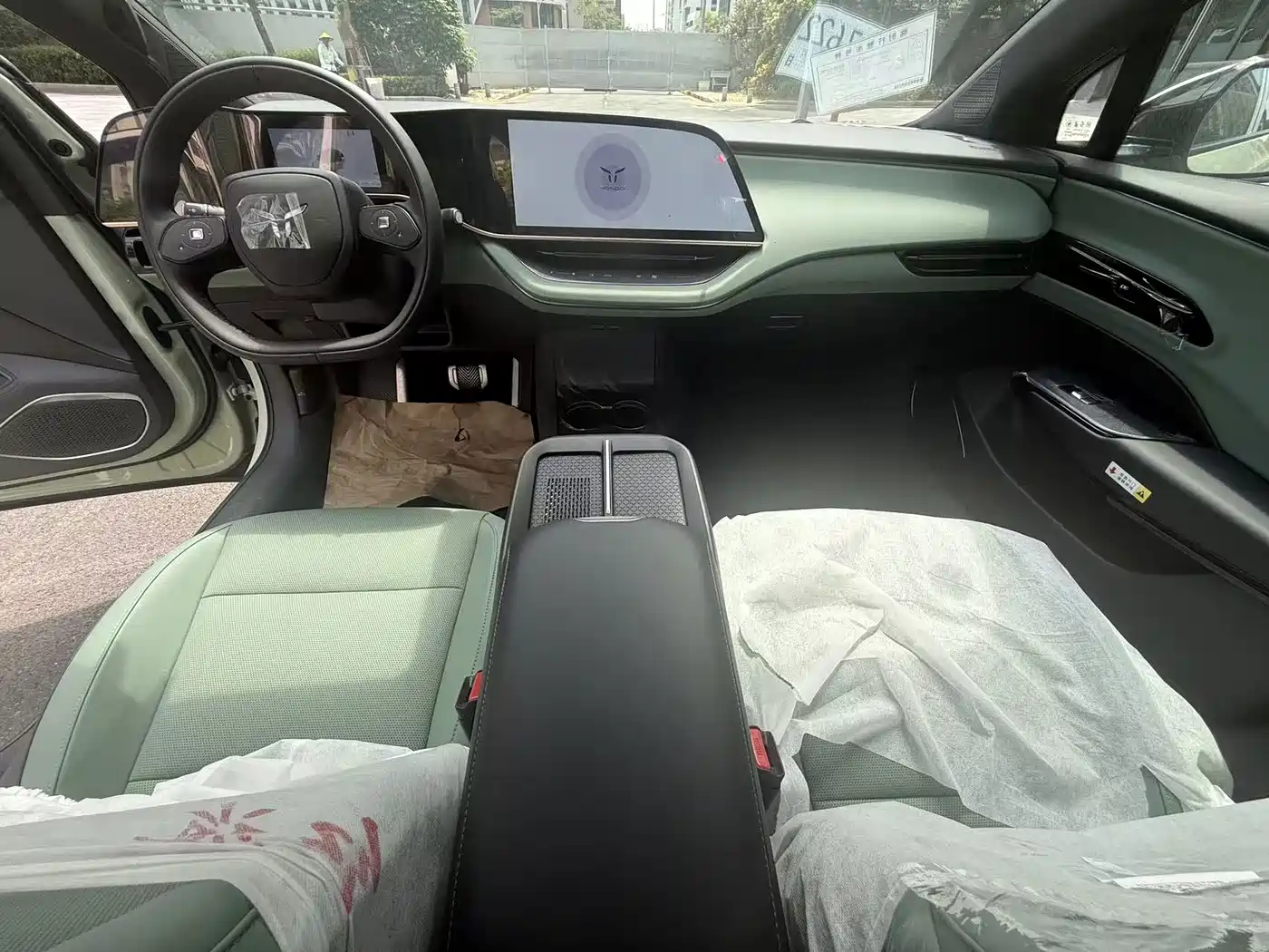 Hongqi EH7 2026 2025 690 Smart Selection Edition