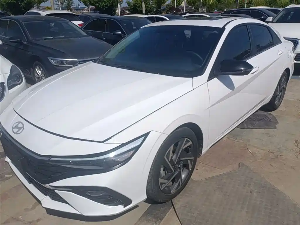 Hyundai Elantra 2023 1.5L CVT GLX Elite Edition