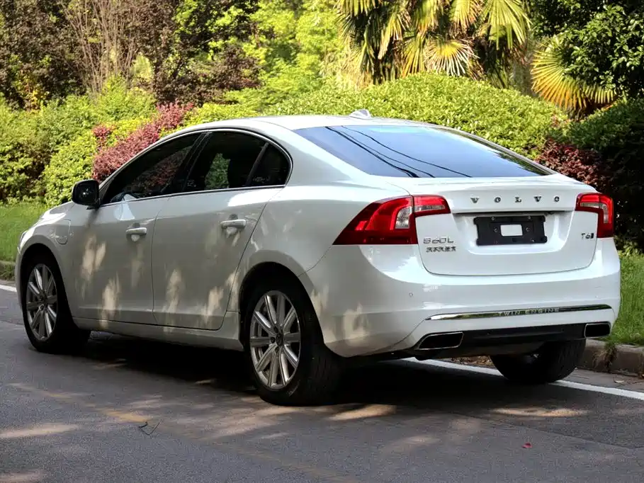 Volvo S60 Plug-in Hybrid 2015 2015 S60L E-Drive Hybrid T6 Wisdom