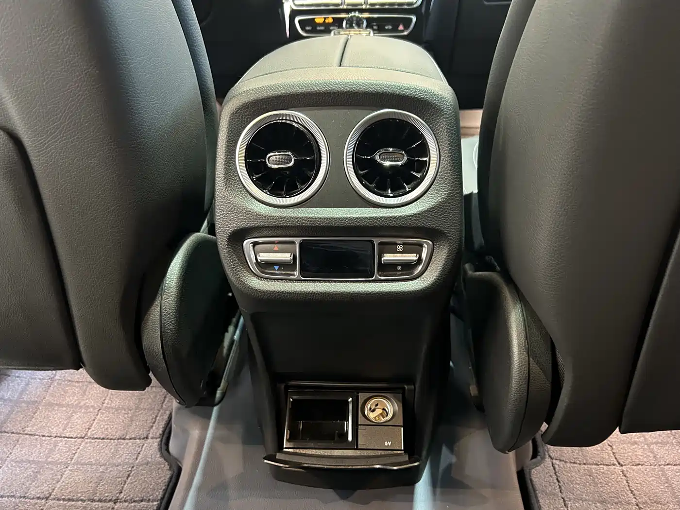 Фото 17 - Mercedes-Benz G-Class