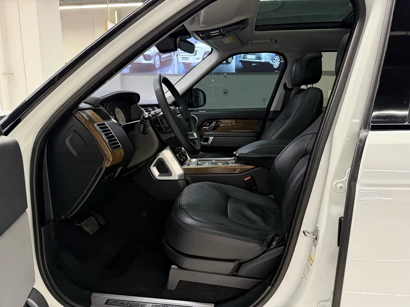 Land Rover Range Rover 2018 3.0 SC V6 Vogue Heritage Edition фото 8