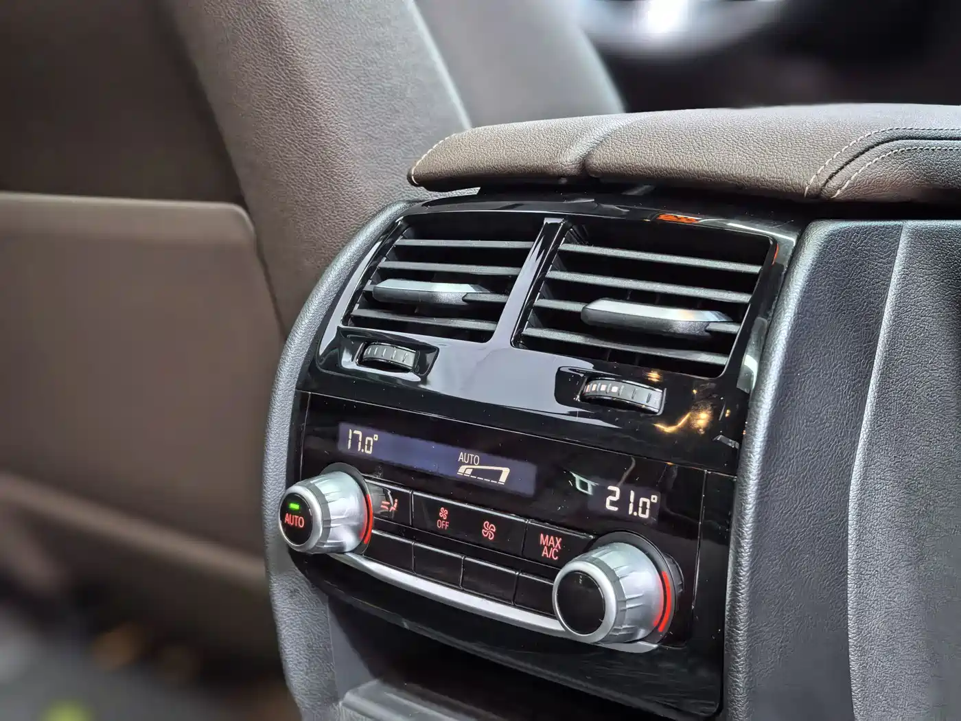 BMW 5 Series 2022 530Li Exclusive M Sport Package фото 28