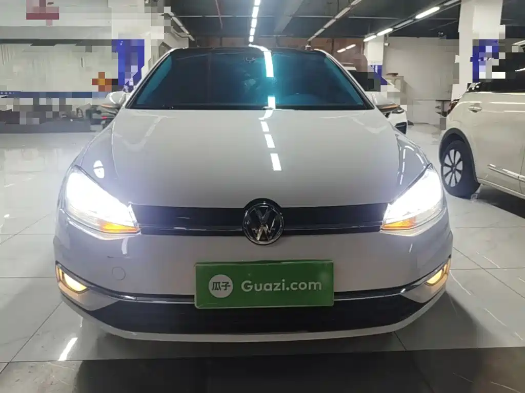 Фото 3 - Volkswagen Golf