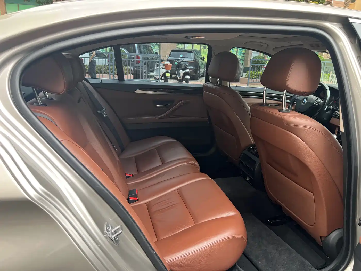 BMW 5 Series 2014 525Li Leading фото 11