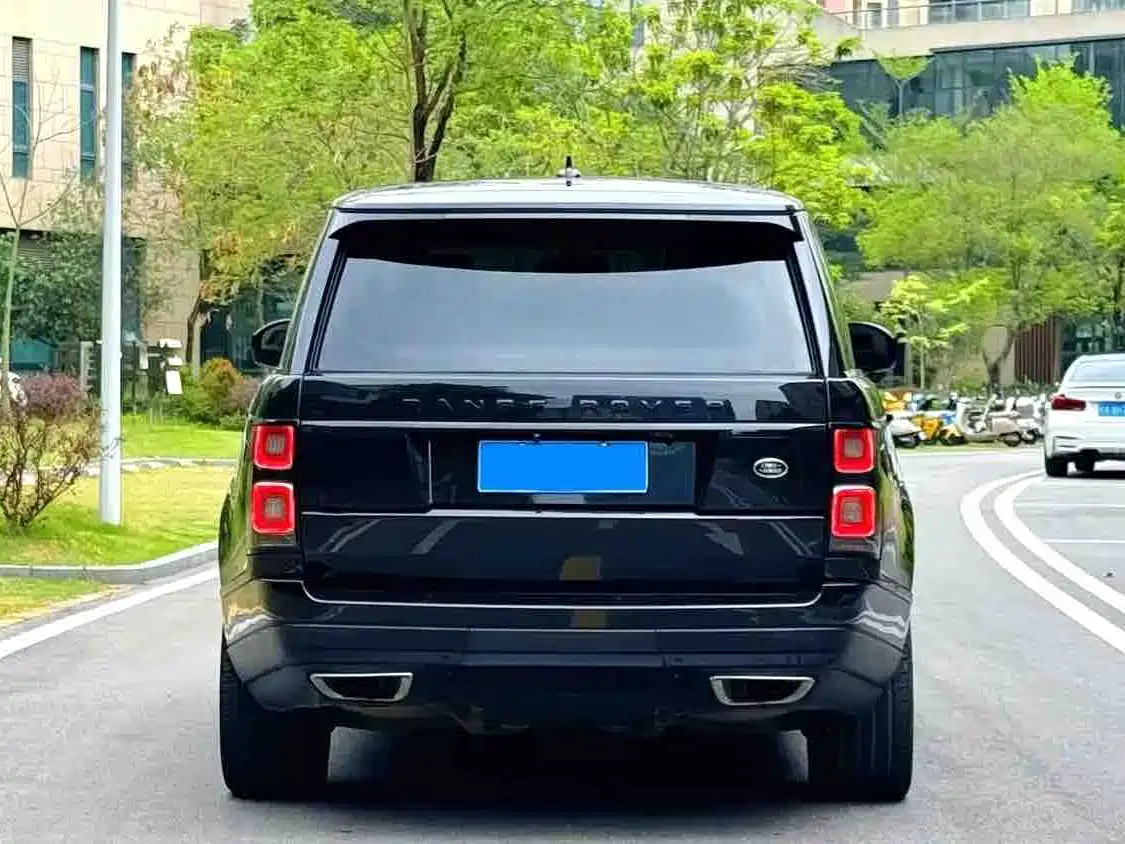 Photo 5 - Land Rover Range Rover