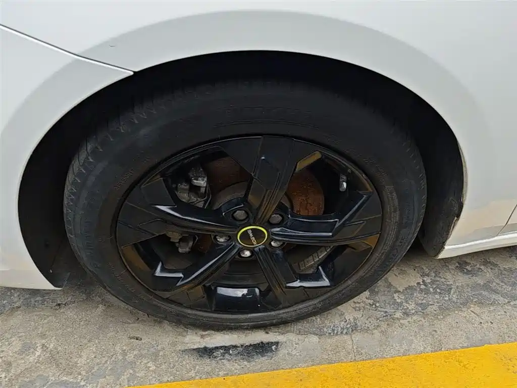 Фото 23 - Roewe i6 MAX