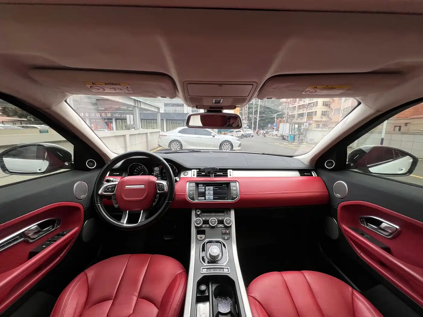 Land Rover Range Rover Evoque 2015 2.0T 5-Door Intelligent Edition фото 6
