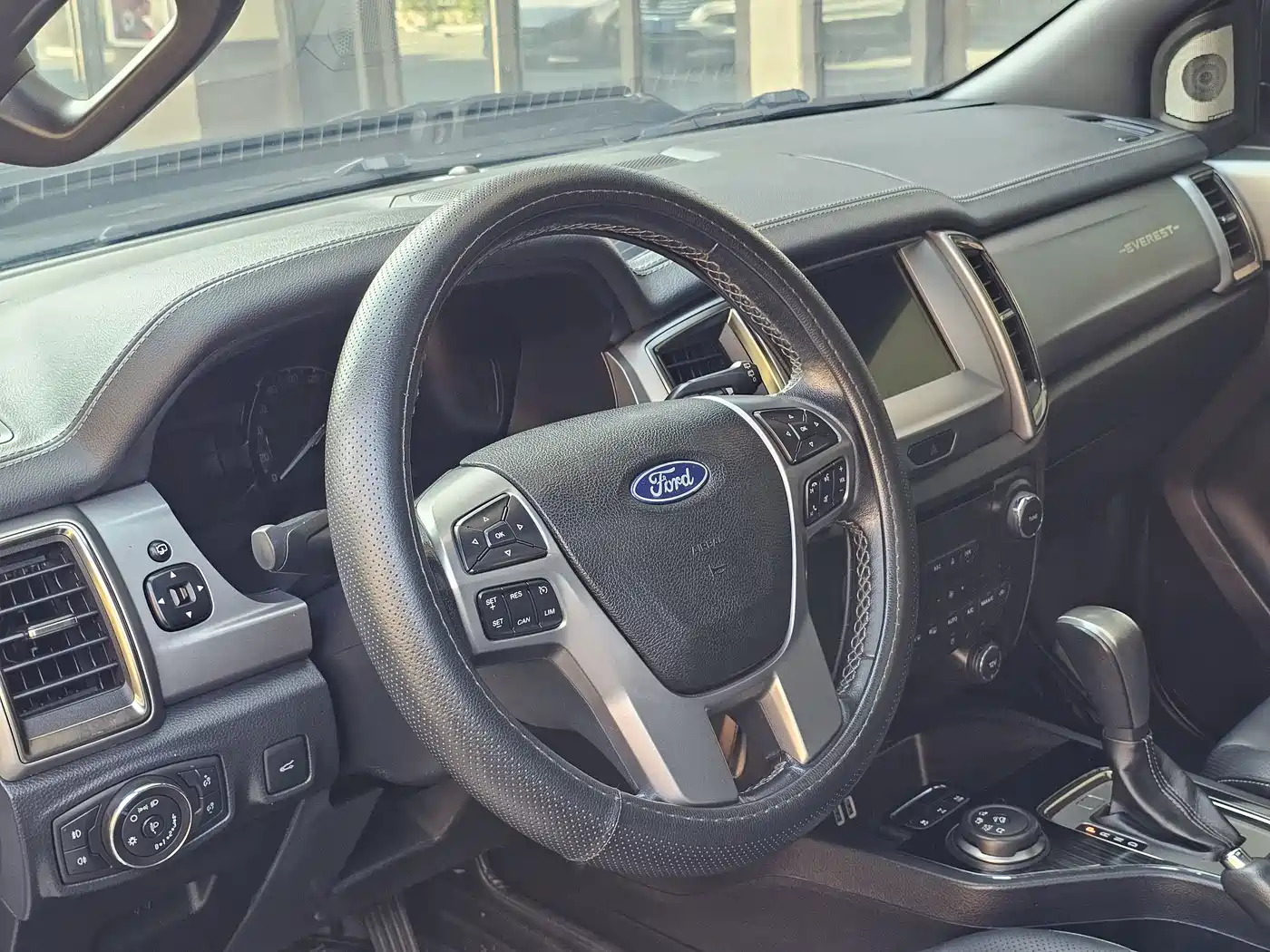 Ford Everest 2017 2.0T Gasoline Automatic 4WD Luxury Edition 5-Seater фото 16