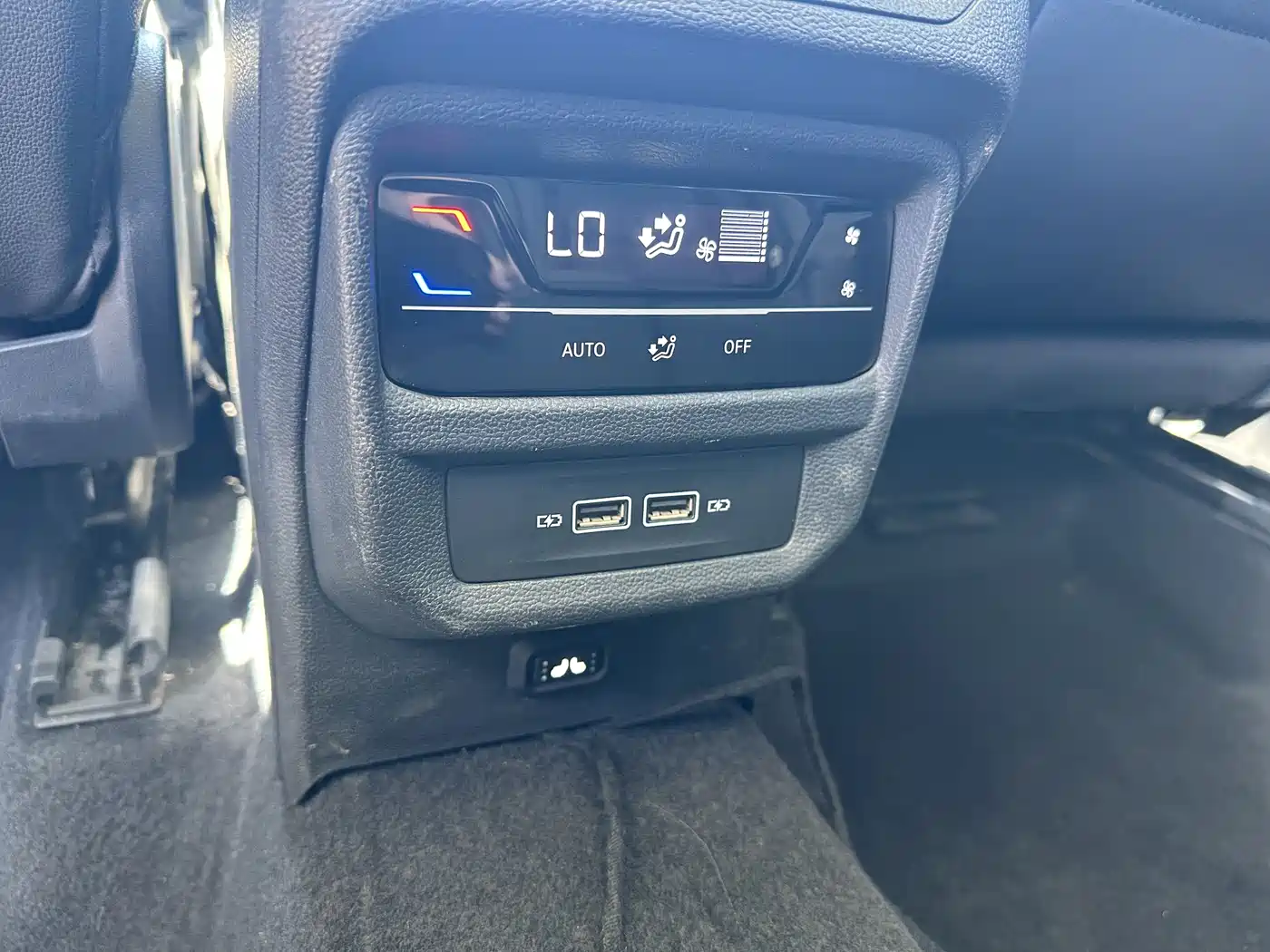 Volkswagen Tayron 2022 280TSI 2WD Luxury Smart Connect Edition фото 19