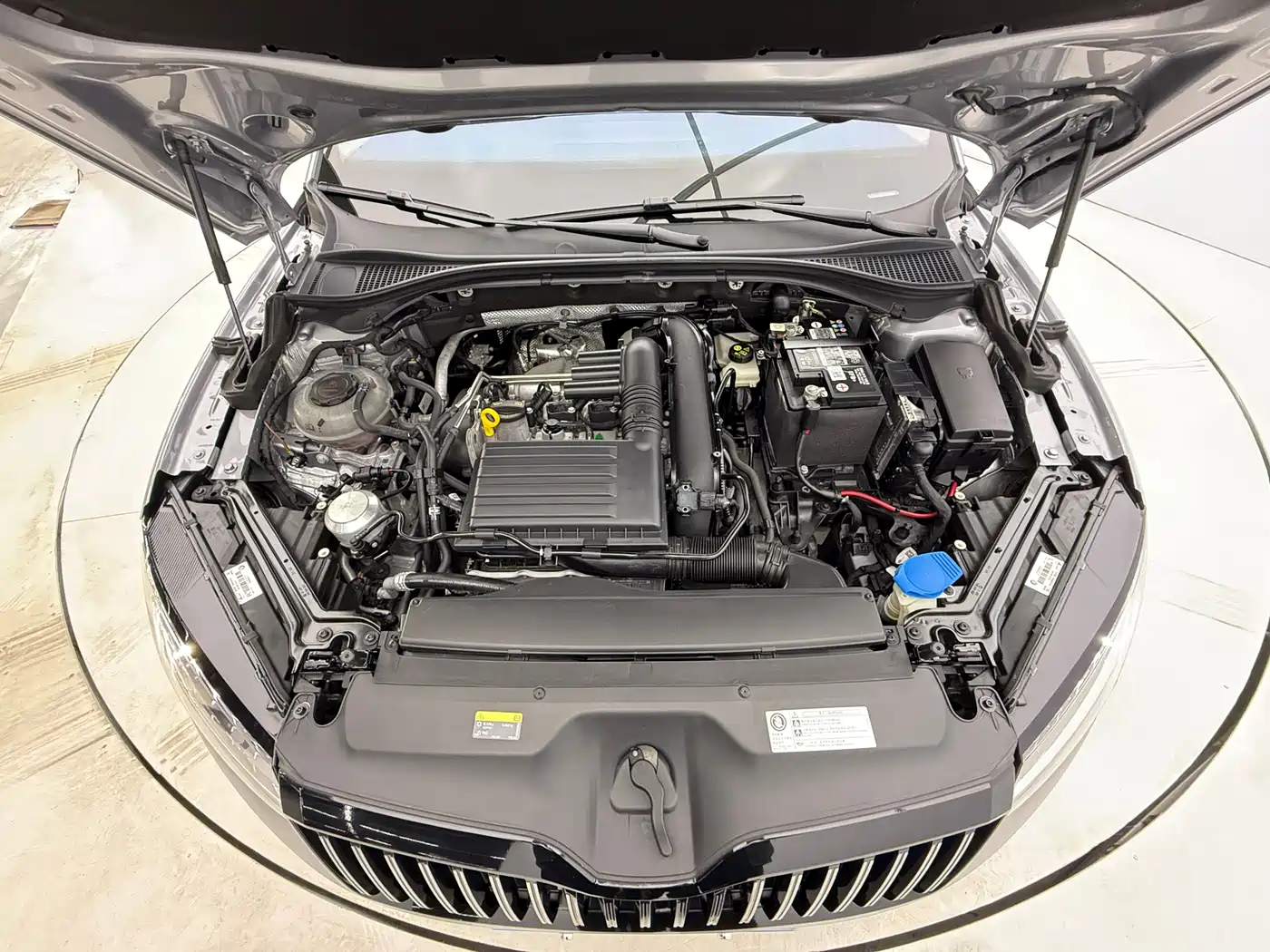Škoda Superb 2023 TSI280 DSG Premium Edition фото 8